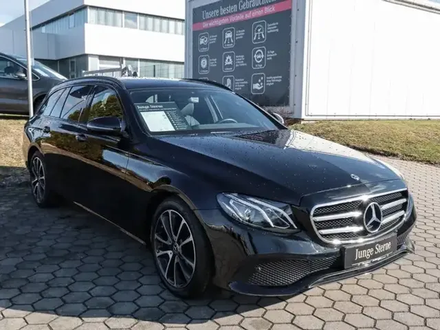 Mercedes-Benz E 220