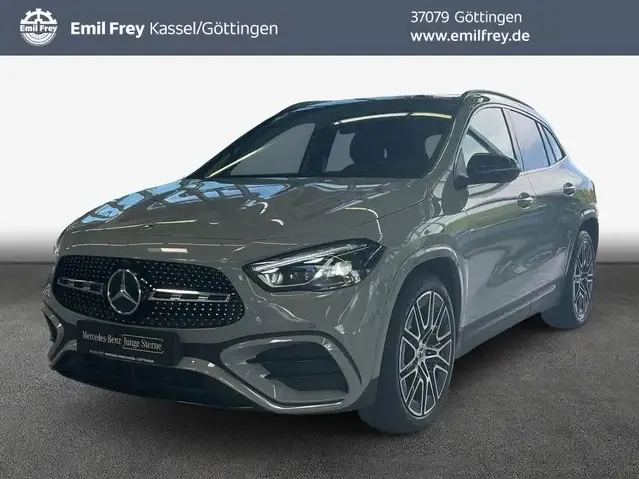 Mercedes-Benz GLA 200