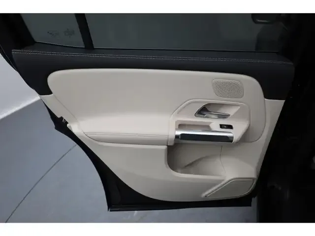 Mercedes-Benz EQB 350