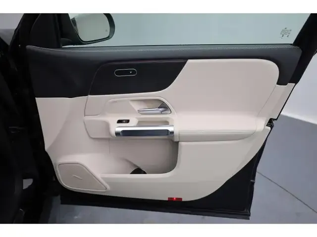 Mercedes-Benz EQB 350