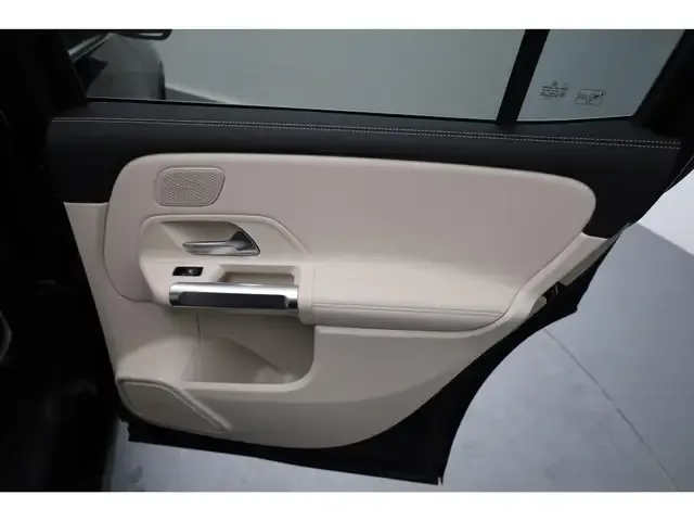 Mercedes-Benz EQB 350