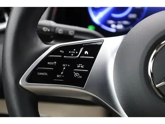 Mercedes-Benz EQB 350