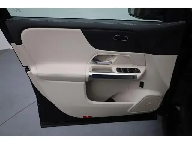 Mercedes-Benz EQB 350