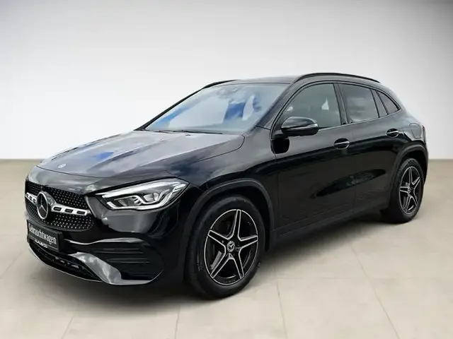 Mercedes-Benz GLA 220