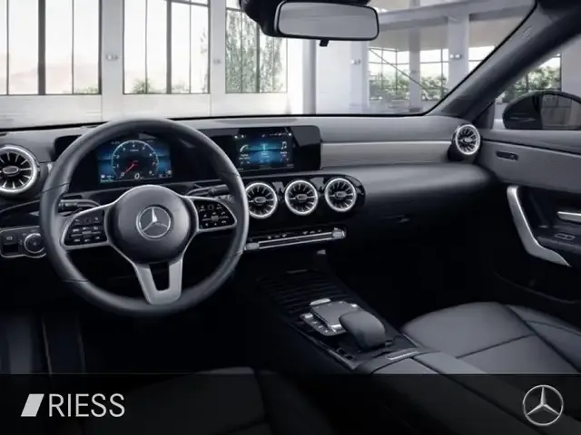 Mercedes-Benz CLA 220