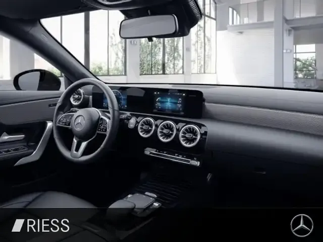 Mercedes-Benz CLA 220