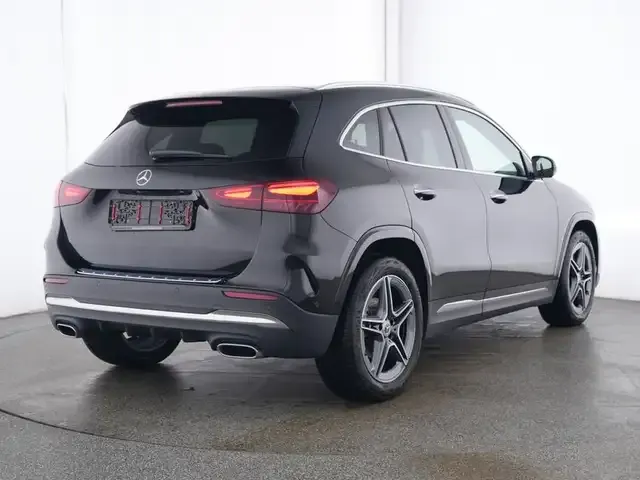 Mercedes-Benz GLA 200