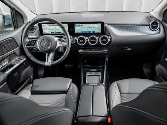 Mercedes-Benz B 180