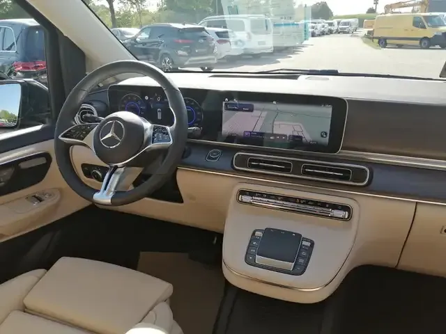 Mercedes-Benz EQV 300