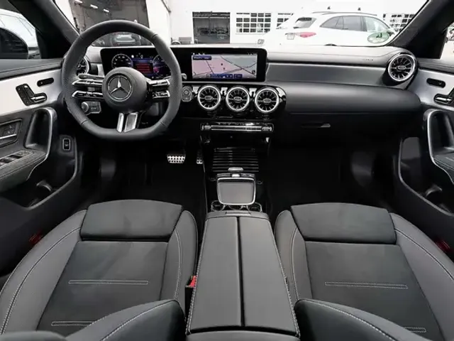 Mercedes-Benz CLA 200