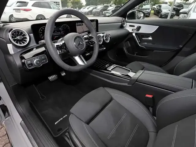 Mercedes-Benz CLA 200