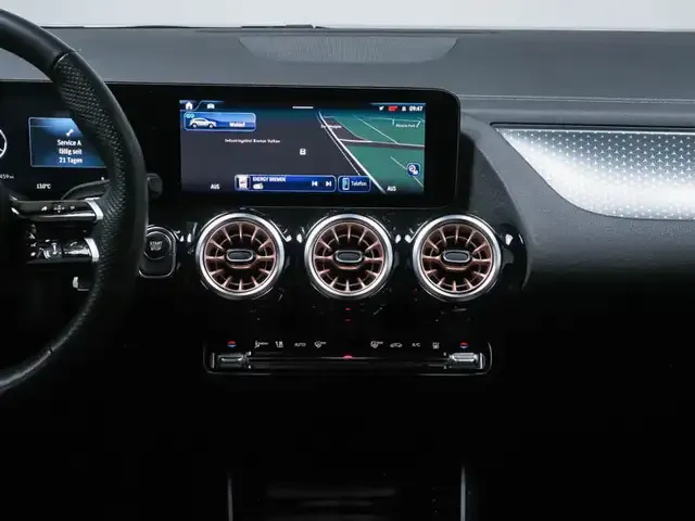 Mercedes-Benz EQA 300