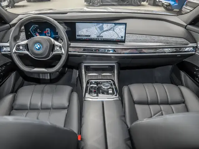 BMW 750