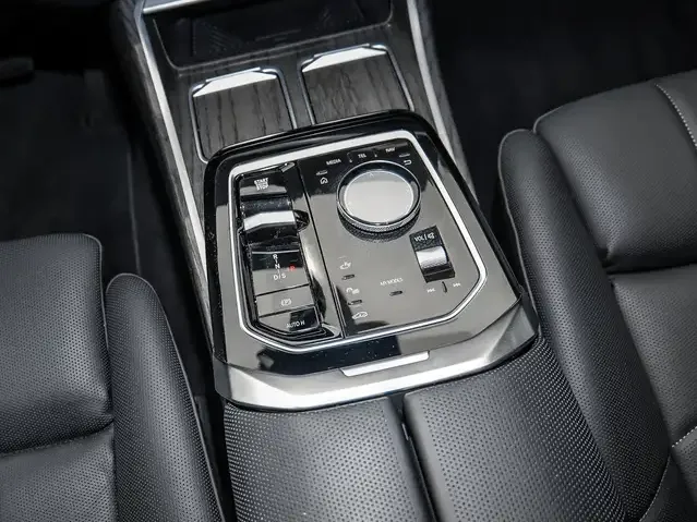 BMW 750