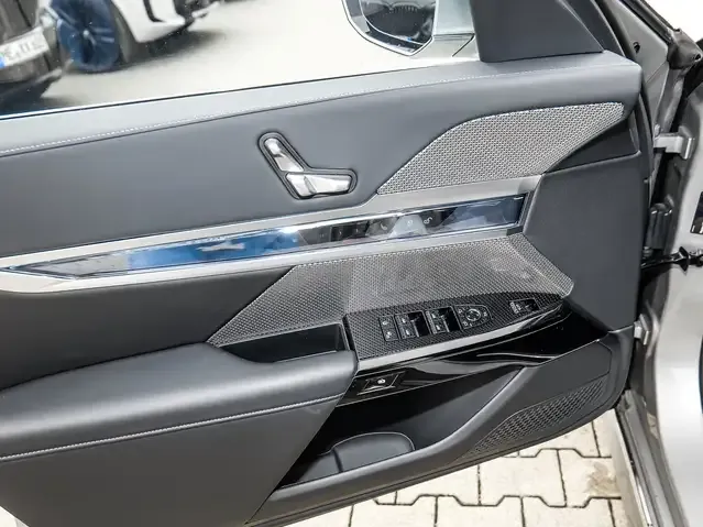 BMW 750