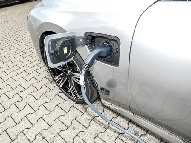 BMW 750
