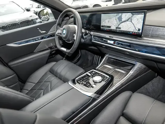 BMW 750