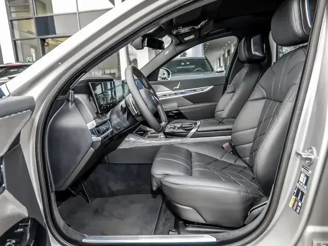 BMW 750
