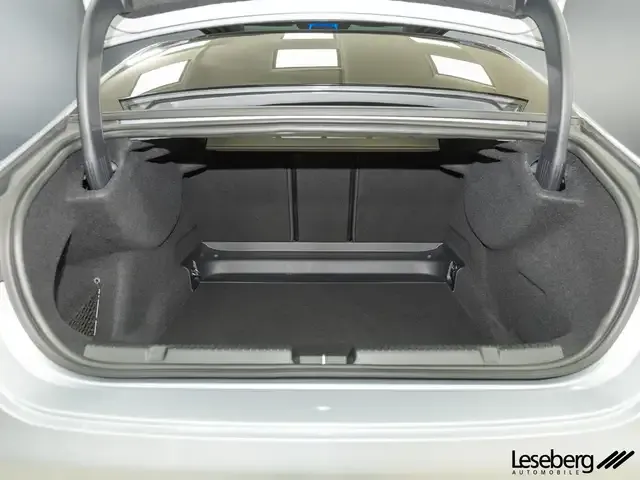 Mercedes-Benz EQE 350