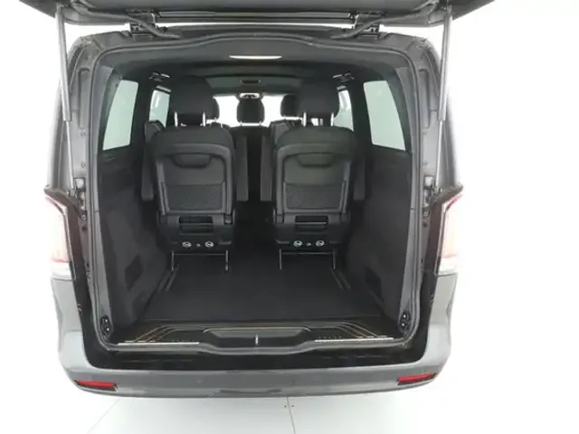 Mercedes-Benz V 220