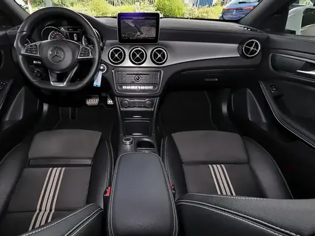 Mercedes-Benz CLA 180