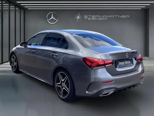 Mercedes-Benz A 220