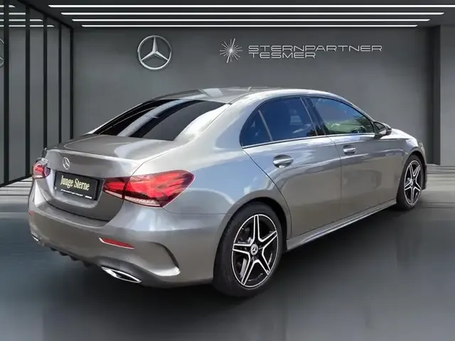 Mercedes-Benz A 220
