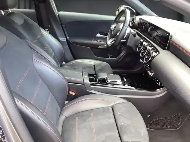 Mercedes-Benz A 220