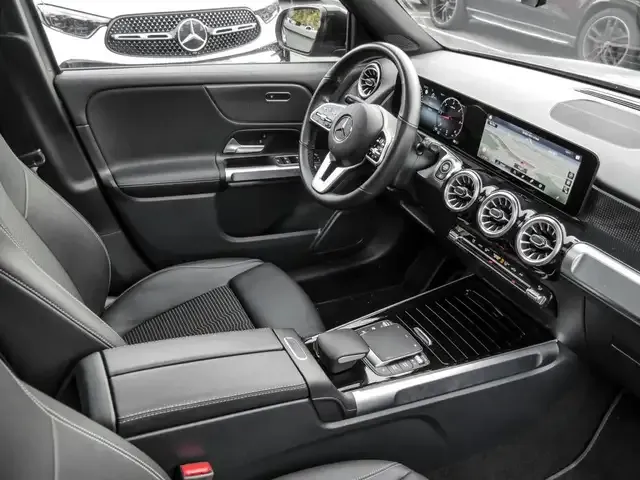 Mercedes-Benz GLB 200