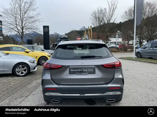 Mercedes-Benz GLA 250