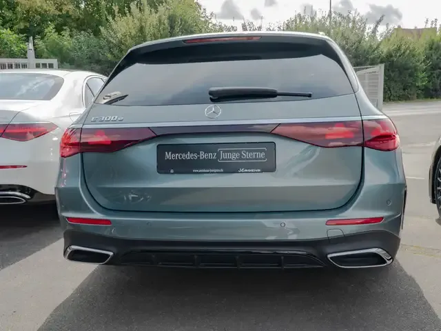 Mercedes-Benz E 300