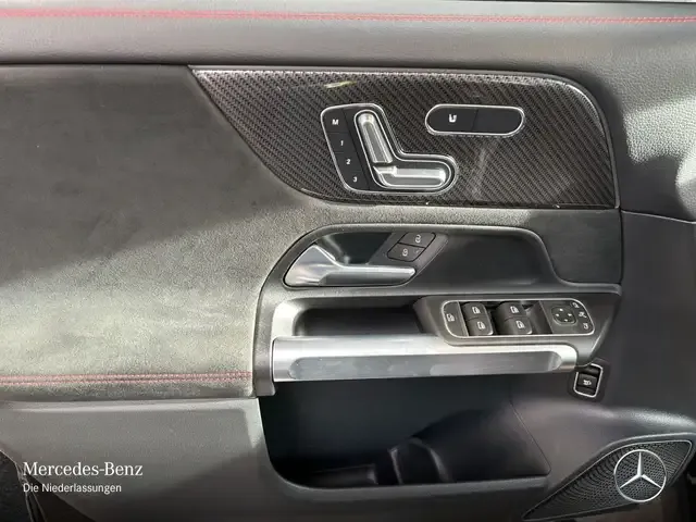 Mercedes-Benz GLB 220