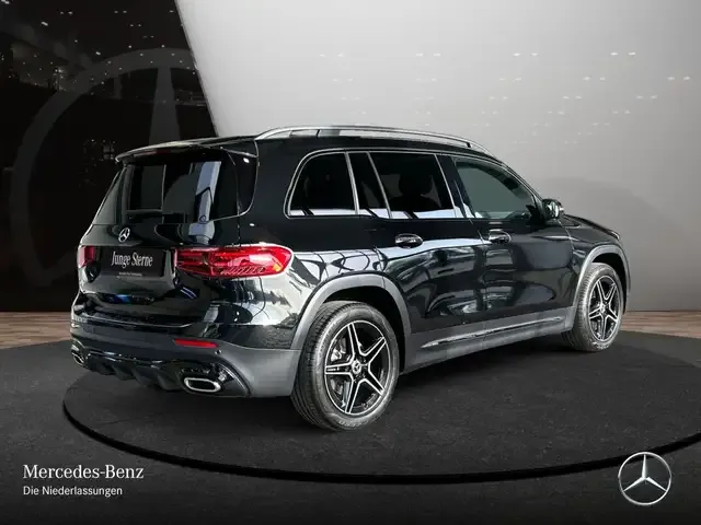 Mercedes-Benz GLB 220