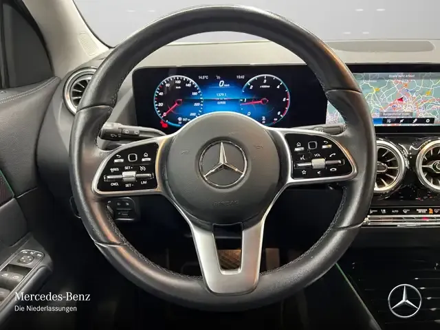 Mercedes-Benz GLA 220