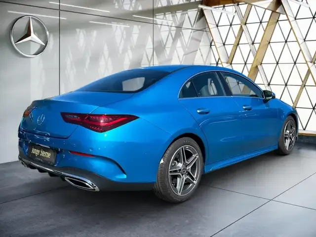 Mercedes-Benz CLA 220