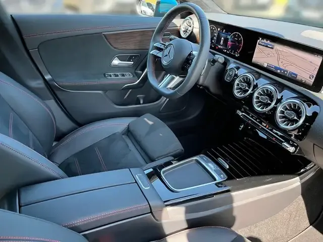 Mercedes-Benz CLA 220
