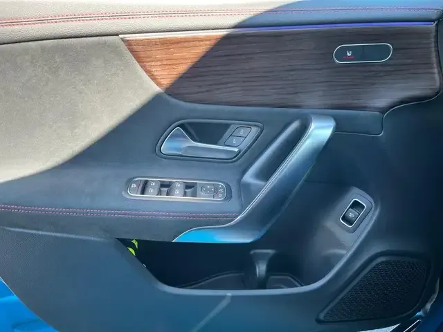 Mercedes-Benz CLA 220