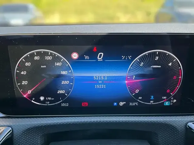 Mercedes-Benz CLA 220