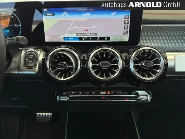 Mercedes-Benz EQB 300