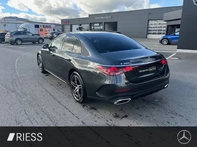 Mercedes-Benz E 300