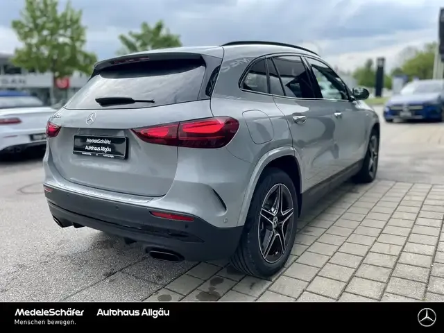 Mercedes-Benz GLA 250
