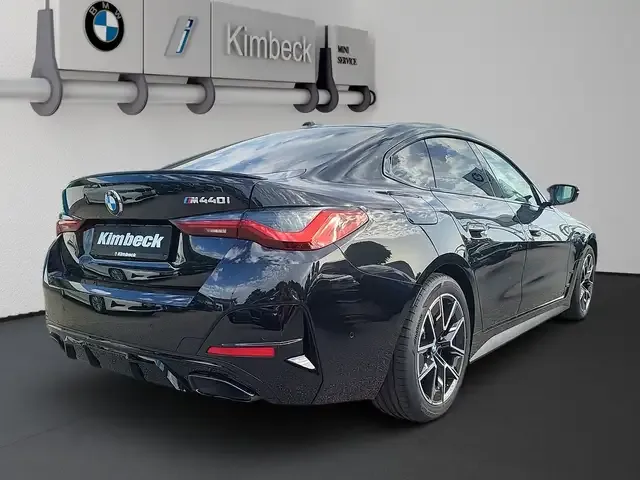 BMW 440