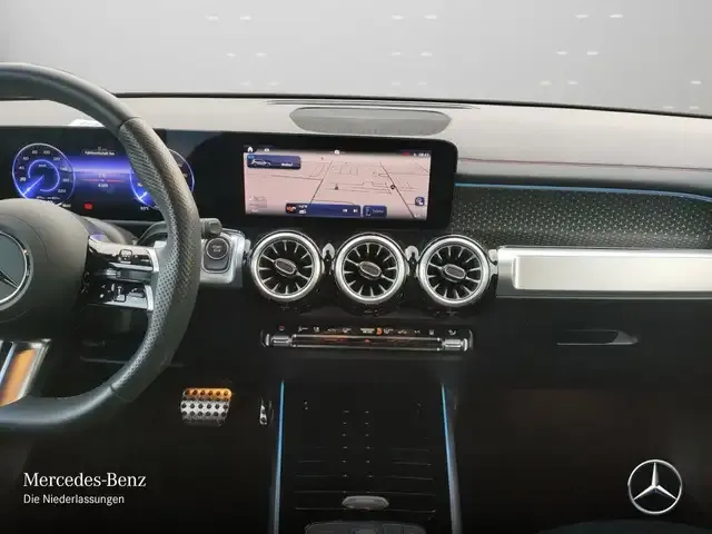 Mercedes-Benz EQB 300