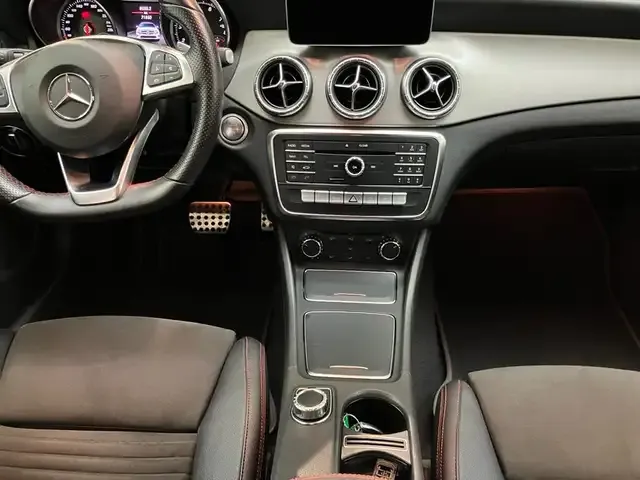 Mercedes-Benz CLA 180