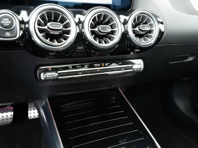 Mercedes-Benz GLA 220