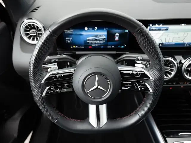 Mercedes-Benz GLA 220