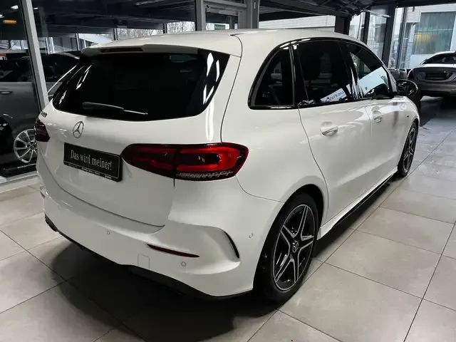 Mercedes-Benz B 200