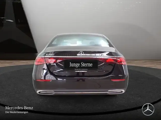Mercedes-Benz E 200