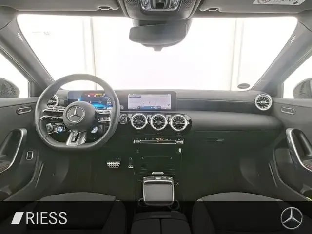 Mercedes-Benz A 35 AMG