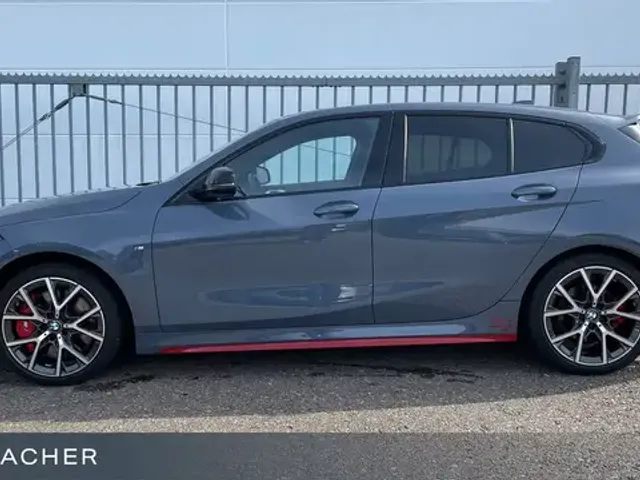 BMW 128